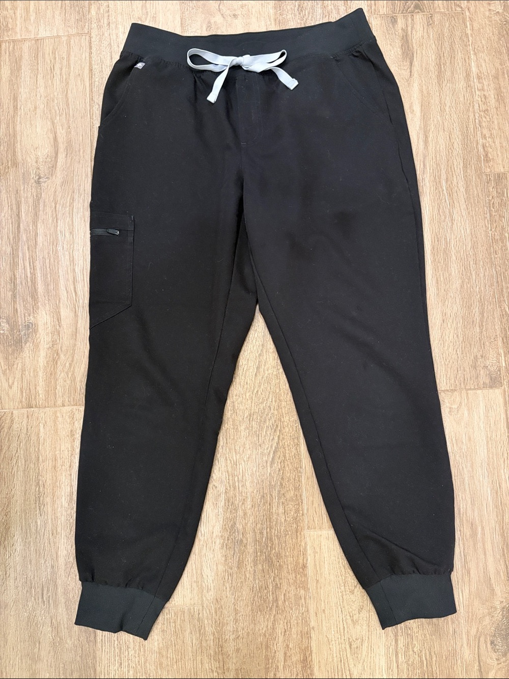 Figs Women’s Black Jogger Pants with Gray Drawstring Medium Petite